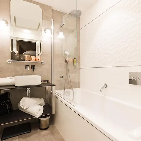 Szálloda Plaza Madeleine & 4*