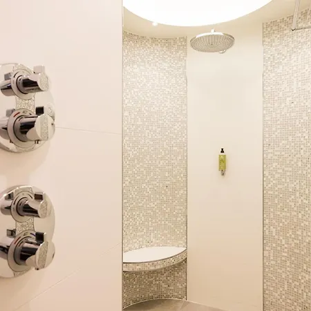 Szálloda Plaza Madeleine & 4*