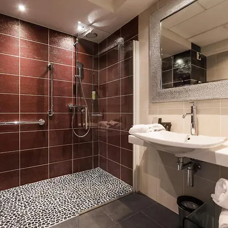 Hotell Plaza Madeleine & 4*