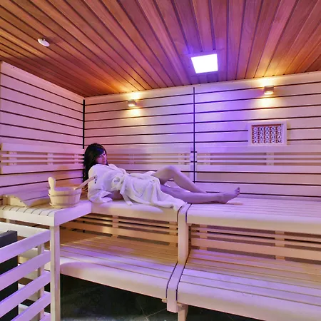 Plaza Madeleine & Szálloda Sarlat-la-Canéda