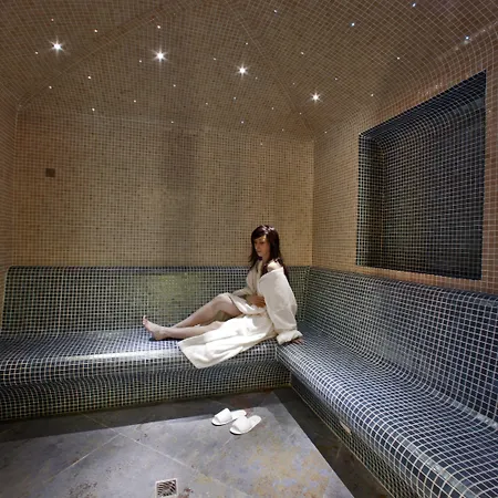 Plaza Madeleine & 4*