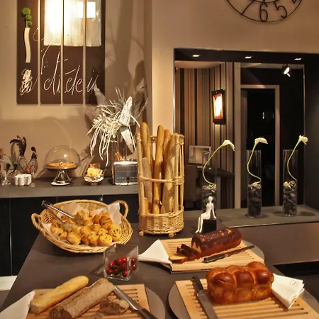 Plaza Madeleine & Hotell 4*