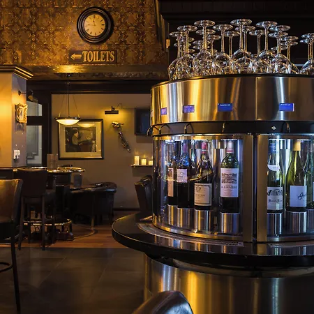 Plaza Madeleine & فندق سارلا لا كانيدا