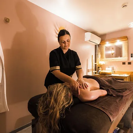 Отель Plaza Madeleine &