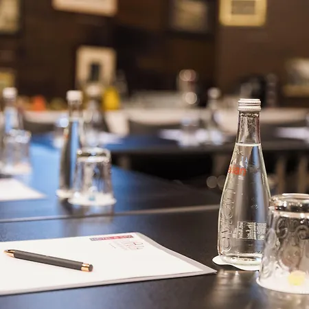 Plaza Madeleine & فندق سارلا لا كانيدا