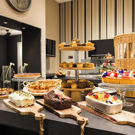 Plaza Madeleine & Sarlat-la-Canéda