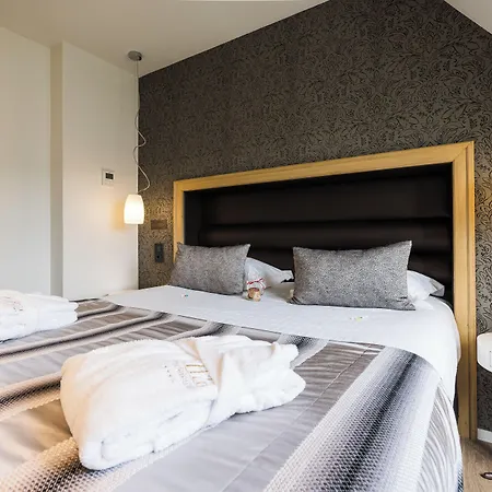 Plaza Madeleine & Szálloda Sarlat-la-Canéda