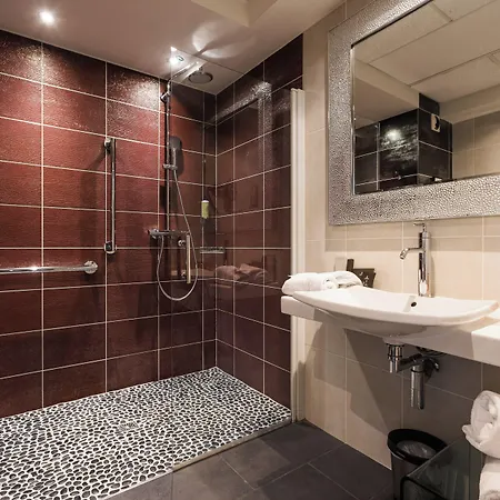 Hotel Plaza Madeleine & 4*