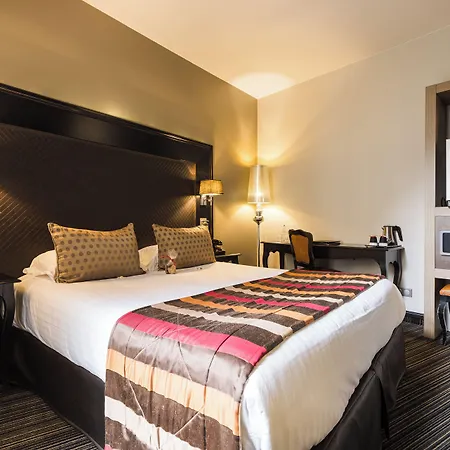 Plaza Madeleine & Hotell