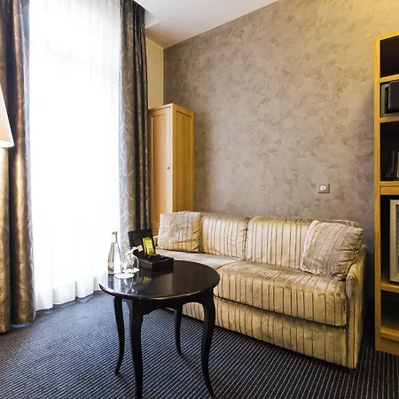 فندق Plaza Madeleine & 4*