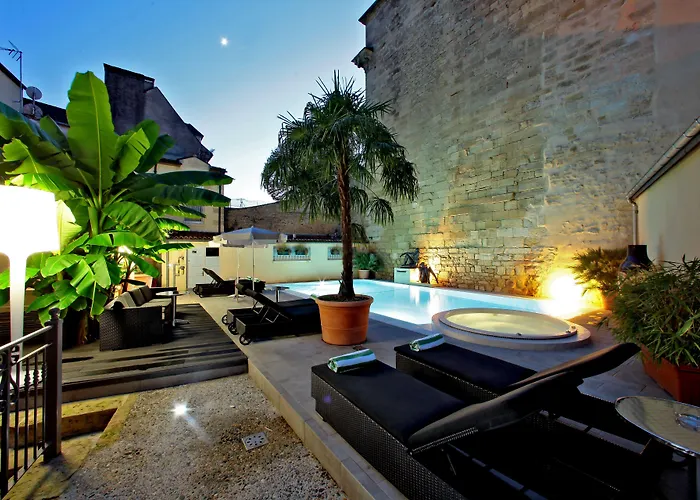 Plaza Madeleine & Sarlat-la-Caneda