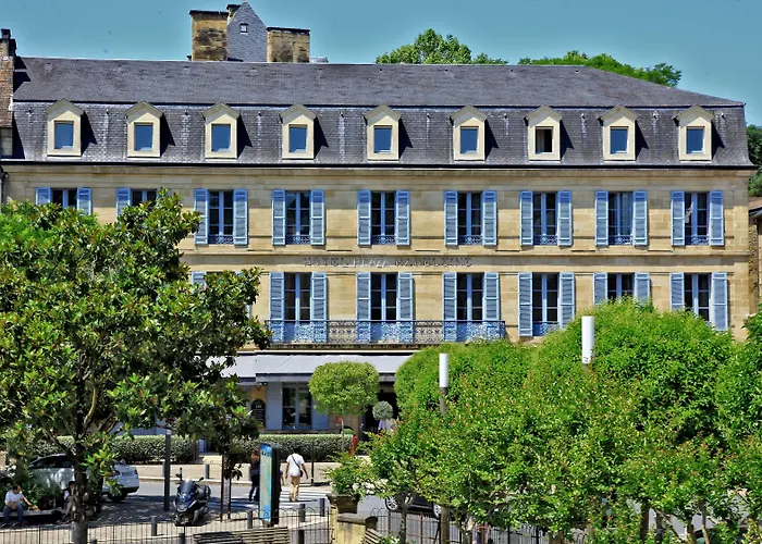 Plaza Madeleine & Сарла-ла-Канеда