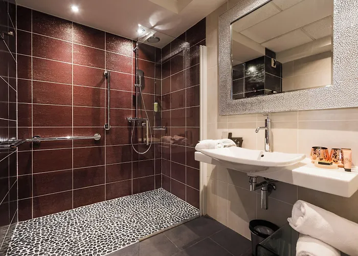 Hotel Plaza Madeleine & 4*