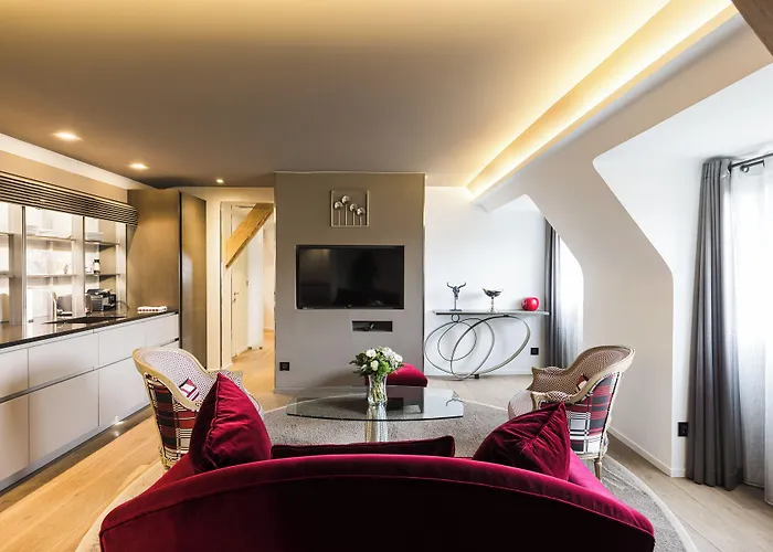 Hotel Plaza Madeleine & 4*