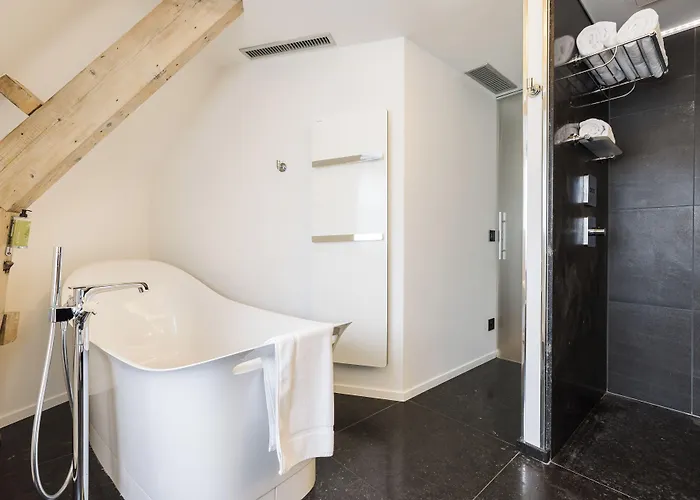 Plaza Madeleine & Sarlat-la-Caneda