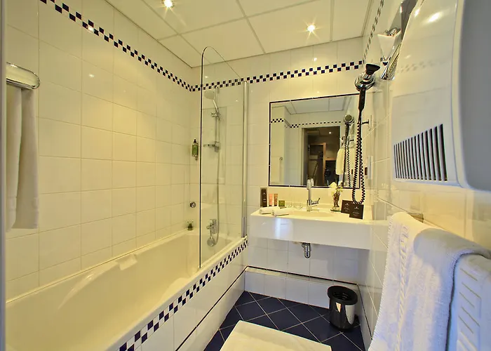 Plaza Madeleine & Sarlat