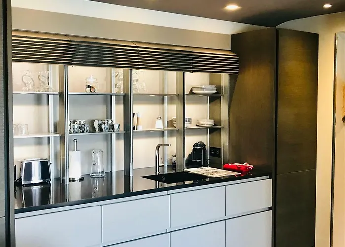 Plaza Madeleine & Hotel